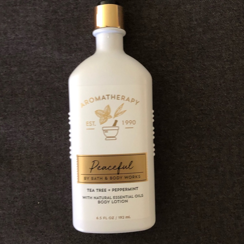 BNWT Bath and body works peaceful body lotion